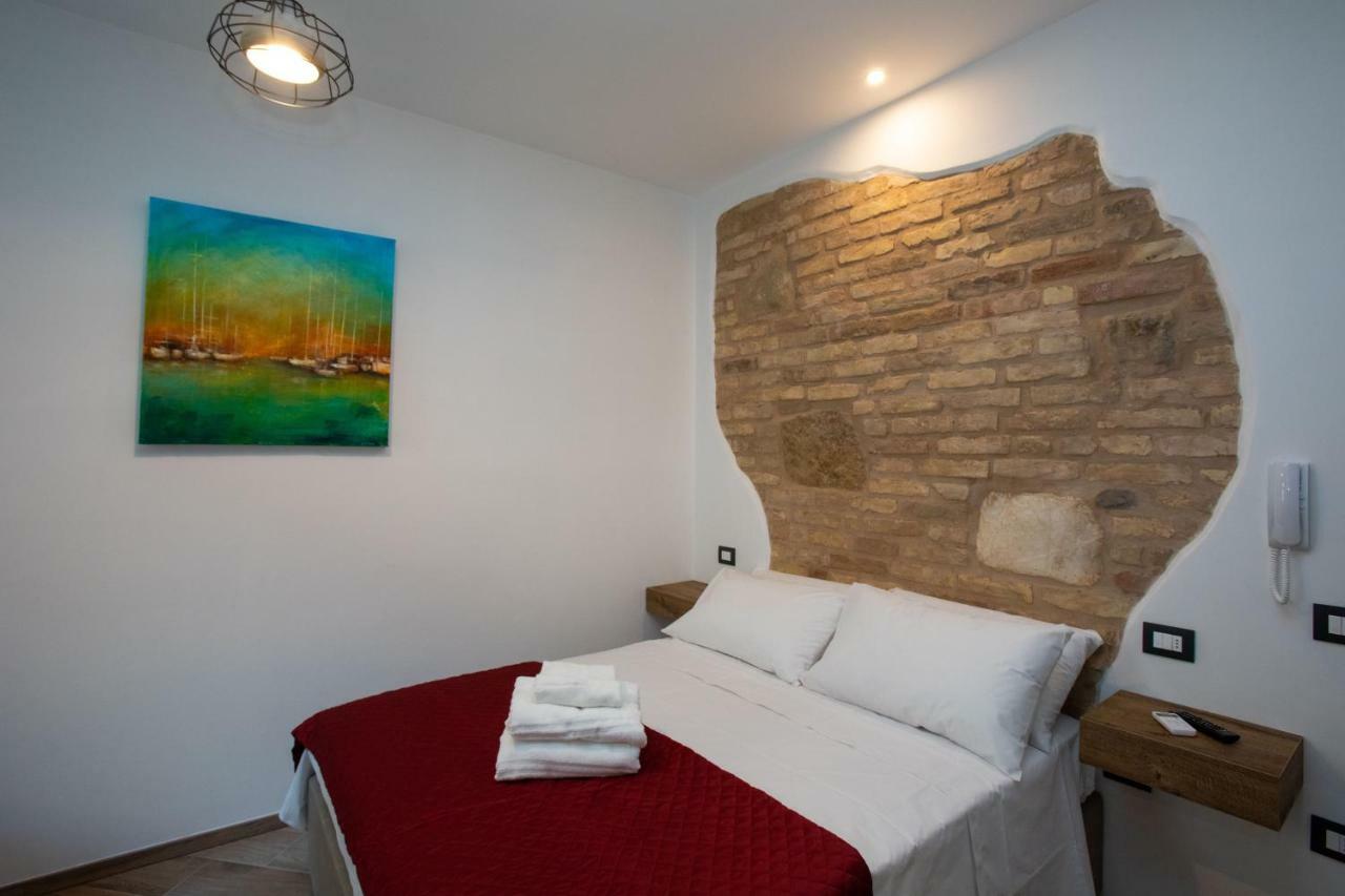 Al 54 Accommodation San Benedetto del Tronto Eksteriør bilde